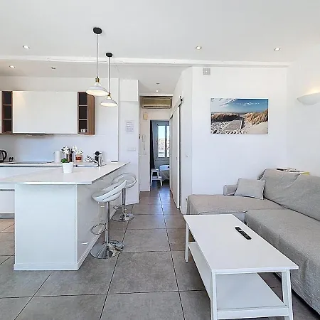 Vue 50 M Et Croisette Centre