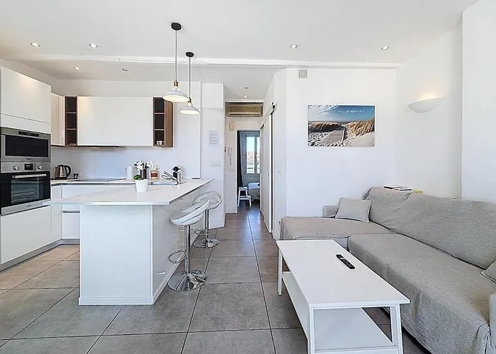 Vue 50 M Et Croisette Centre